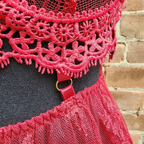 Supe Cute Lace Lingerie - Picture 3 of 4